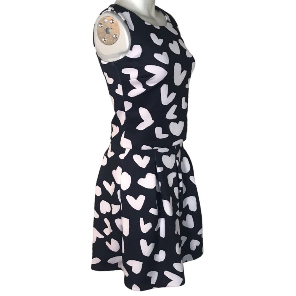 INC CONCEPTS 2 PIECE‎ NAVY & WHITE HEART SKIRT SET